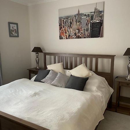 Csalogany Vendeghaz Apartment เซเรนช์ ภายนอก รูปภาพ