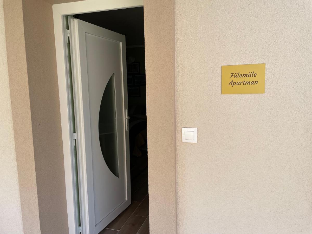 Csalogany Vendeghaz Apartment เซเรนช์ ภายนอก รูปภาพ