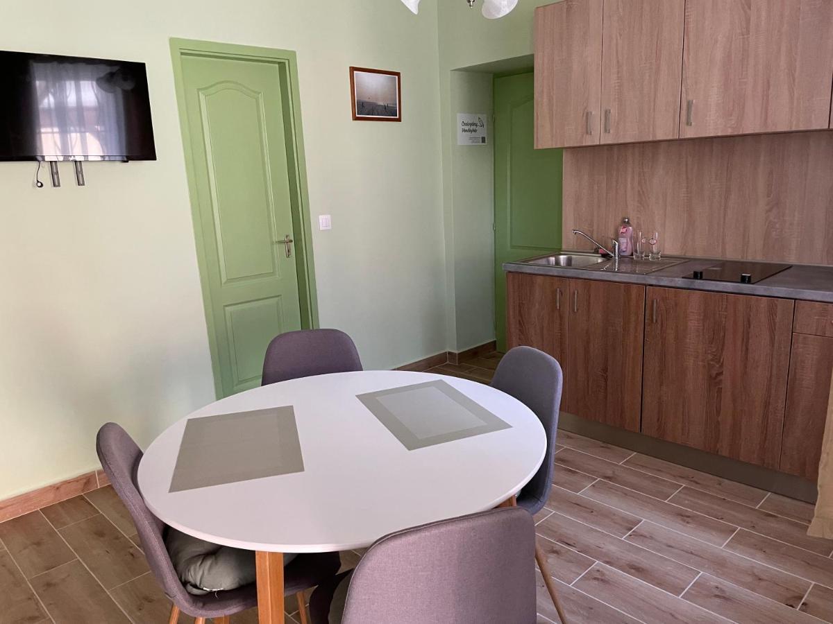 Csalogany Vendeghaz Apartment เซเรนช์ ภายนอก รูปภาพ